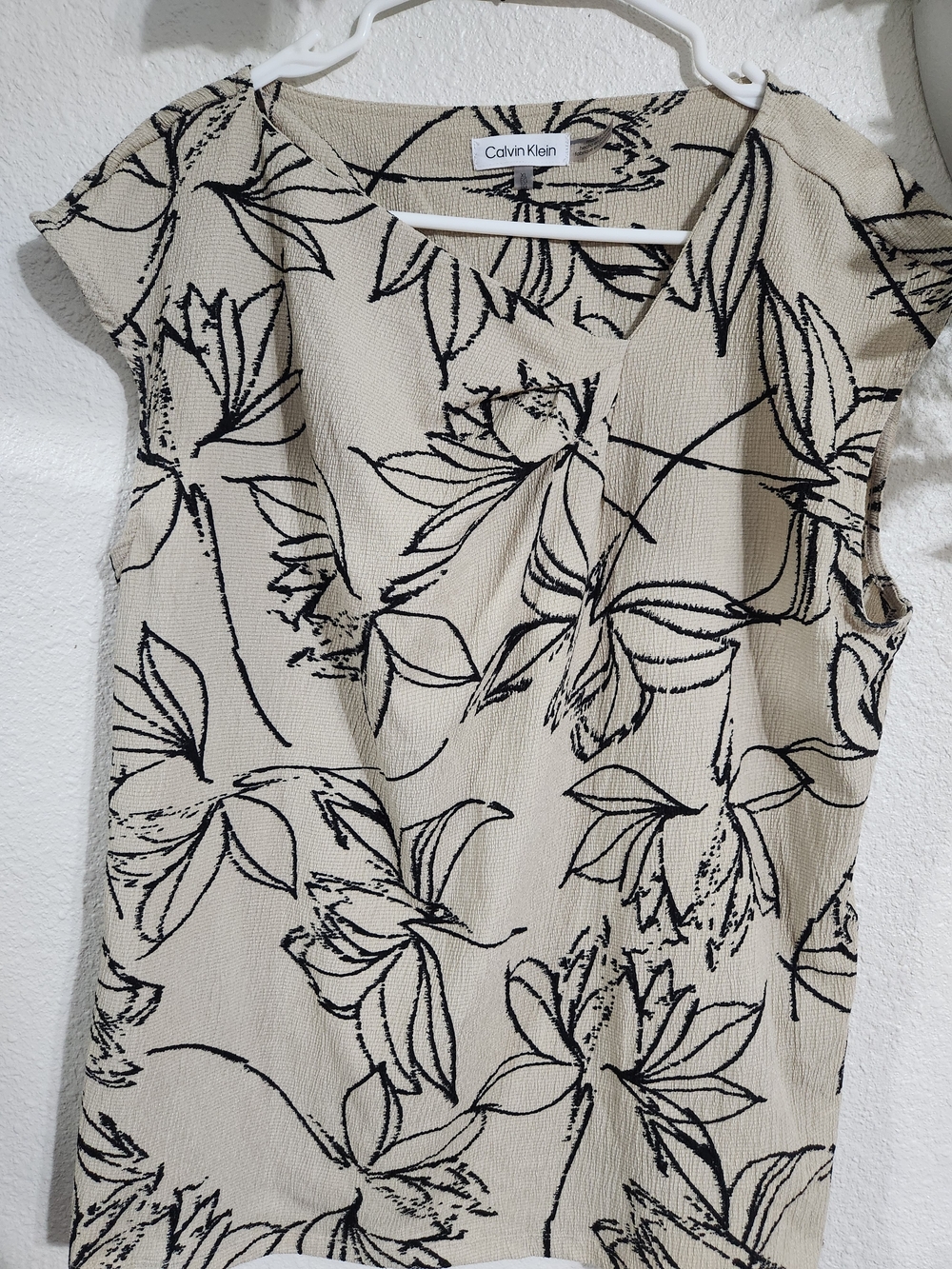 Calvin Klein Cream Top with Black Floral Outline - Picture 3 of 7